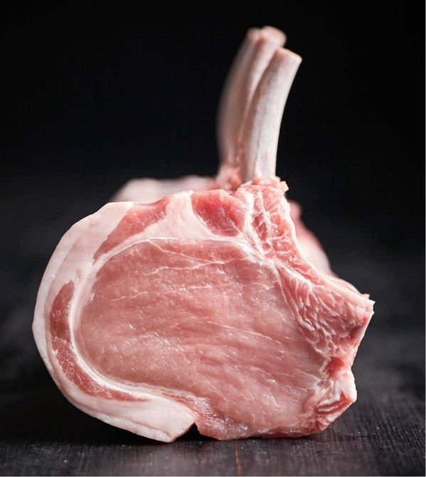 Ein großes Stück rohes Fleisch